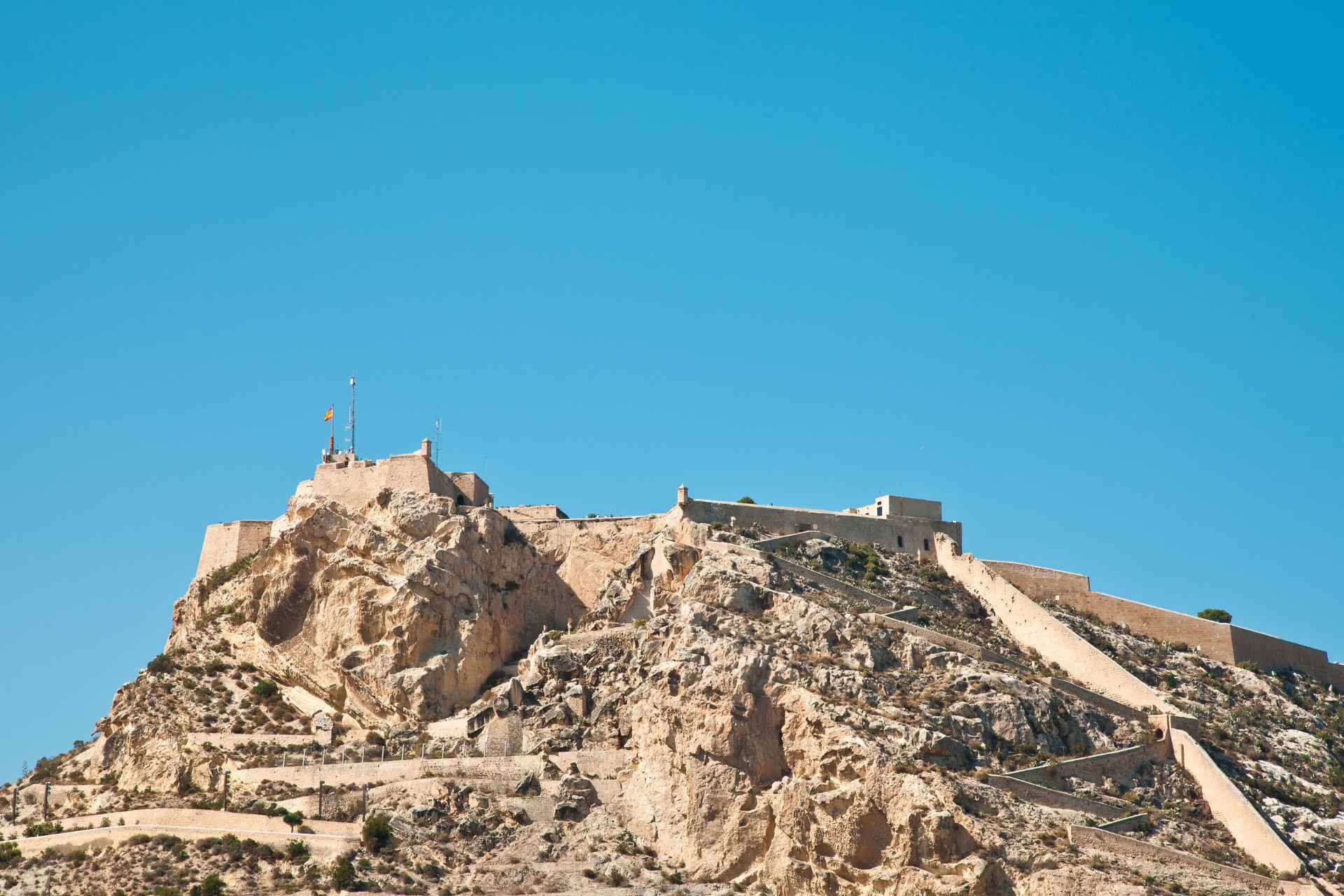 La ruta de los castillos: un viaje en el tiempo sobre dos ruedas.